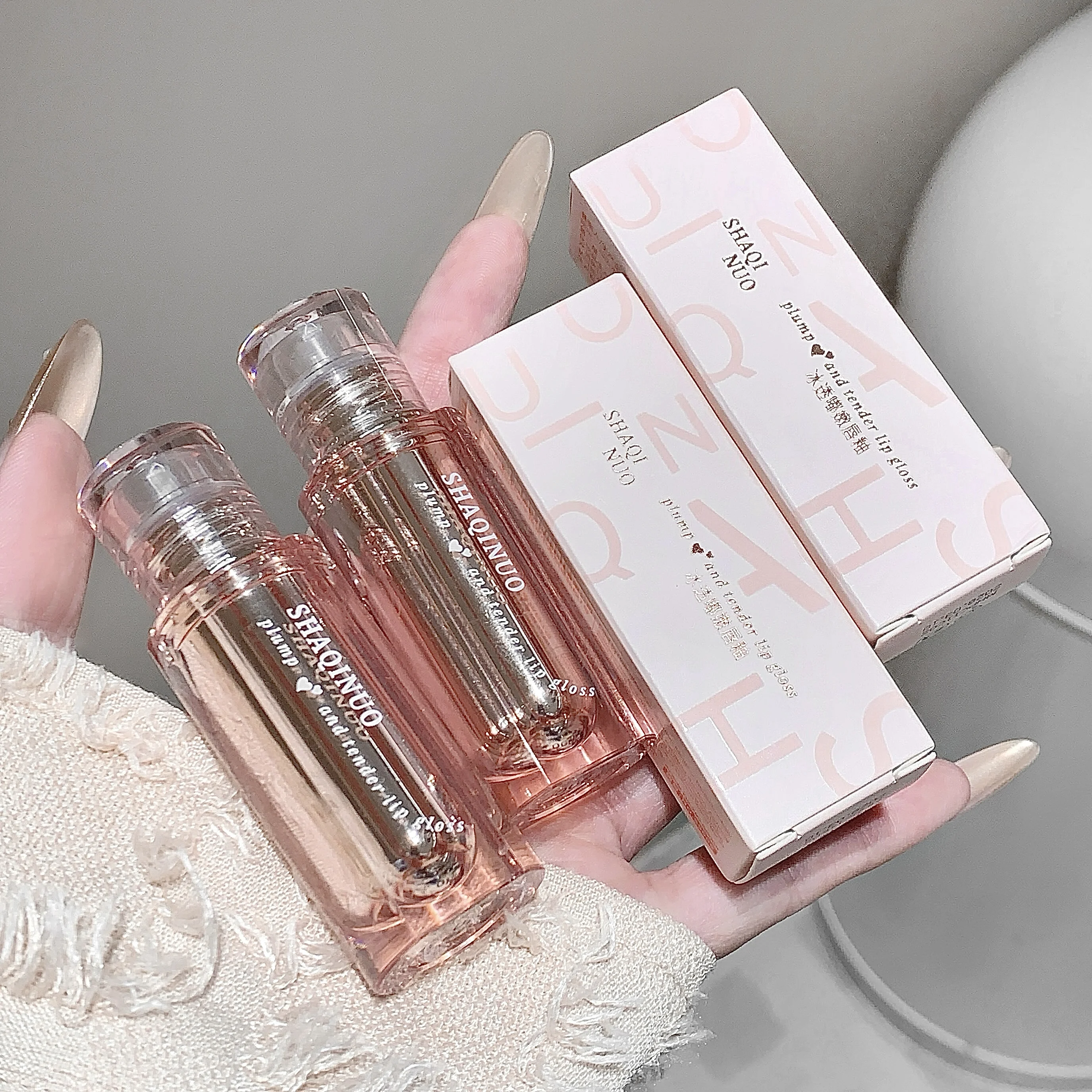 SHAQINUO Mirror Lip Gloss Long Lasting Hydrating Gloss with Mirror Shine Finish, Moisturizing, Vibrant Color, Cheap Lip Gloss fo
