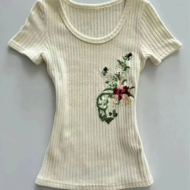 

American Vintage Embroidered Floral Short Sleeve Tops Millennium Y2k Floral Embroidered Short Sleeve T-Shirt Aesthetic Clothing