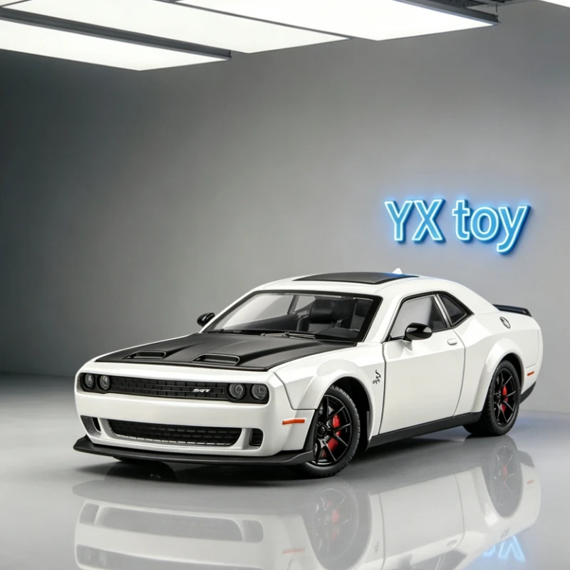 1:24 Challenger Hellcat Alloy Diecast Sports Car Model Pull Back Sound Light Simulation Ornament Toy For Hobby Collectors Boys