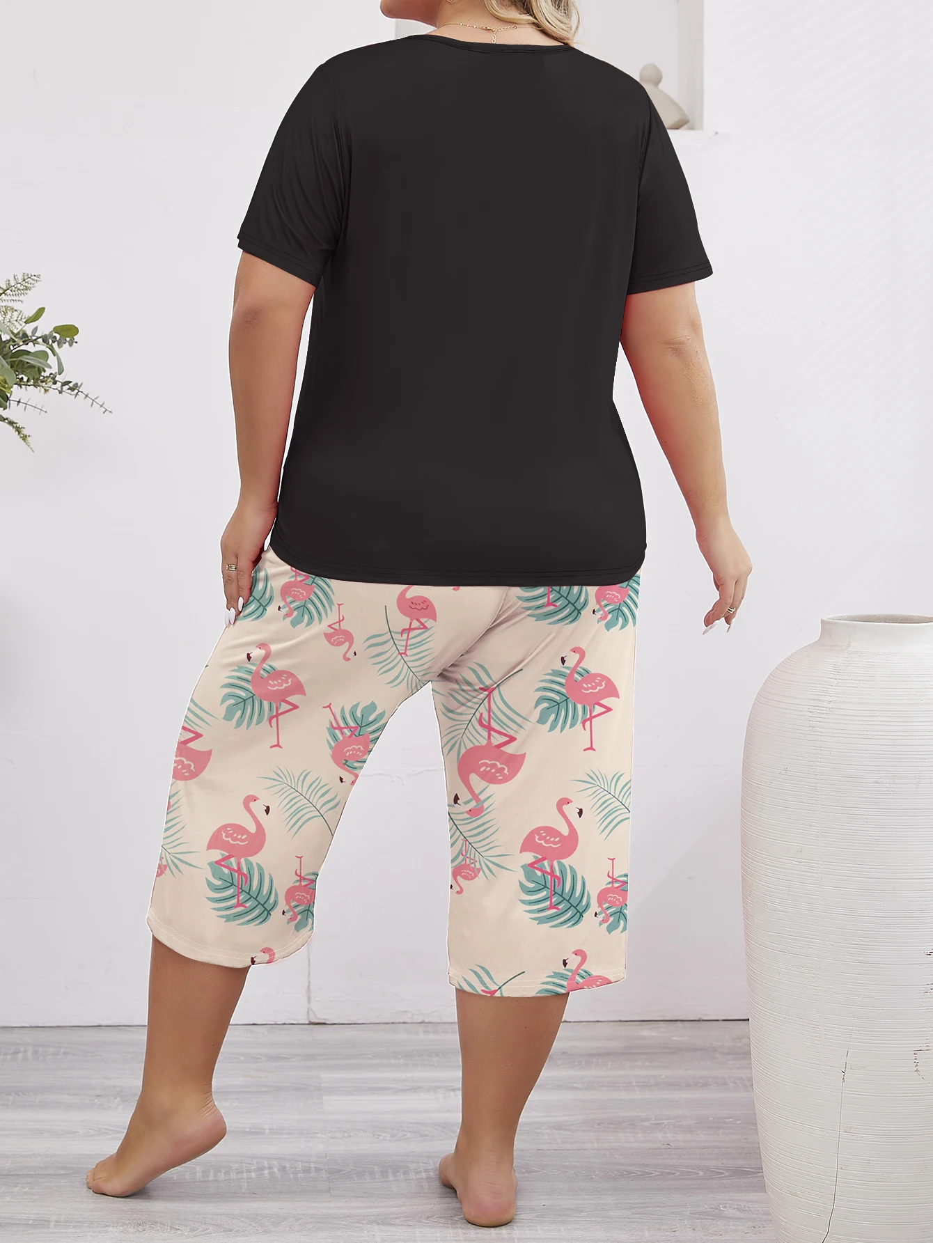 2-piece set of oversized women\'s pajamas home clothing  cute flamingo printed short sleeved top&cropped pants