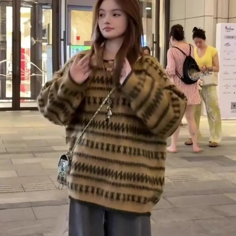 

Girl Round Neck Sweater Princess Fashion Leisure Long Sleeves Loose Knitted Shirt Versatile Spring Autumn Clothes Wear Outside