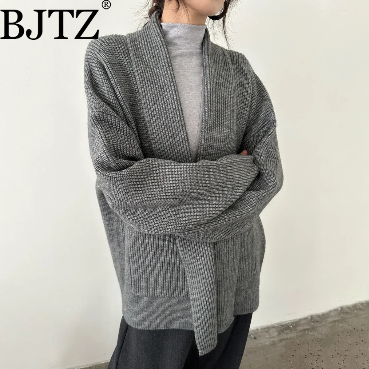 

BJTZ 2025 Autumn Women Wool Cardigan Christmas Knit Sweater Premium Soft Comfortable Cozy Elegant Minimalist Casual Long Sleeve