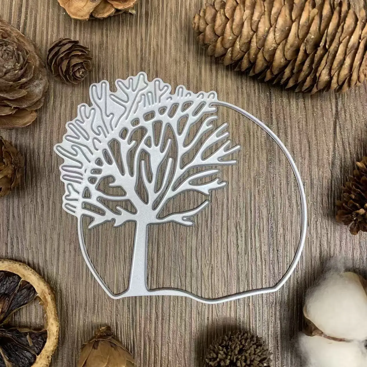 1 Stück runde Metallschablone mit Baum-Hintergrund für DIY-Scrapbooking, Papier, Grußkarten, Album, Basteldekorationen, Vorlage