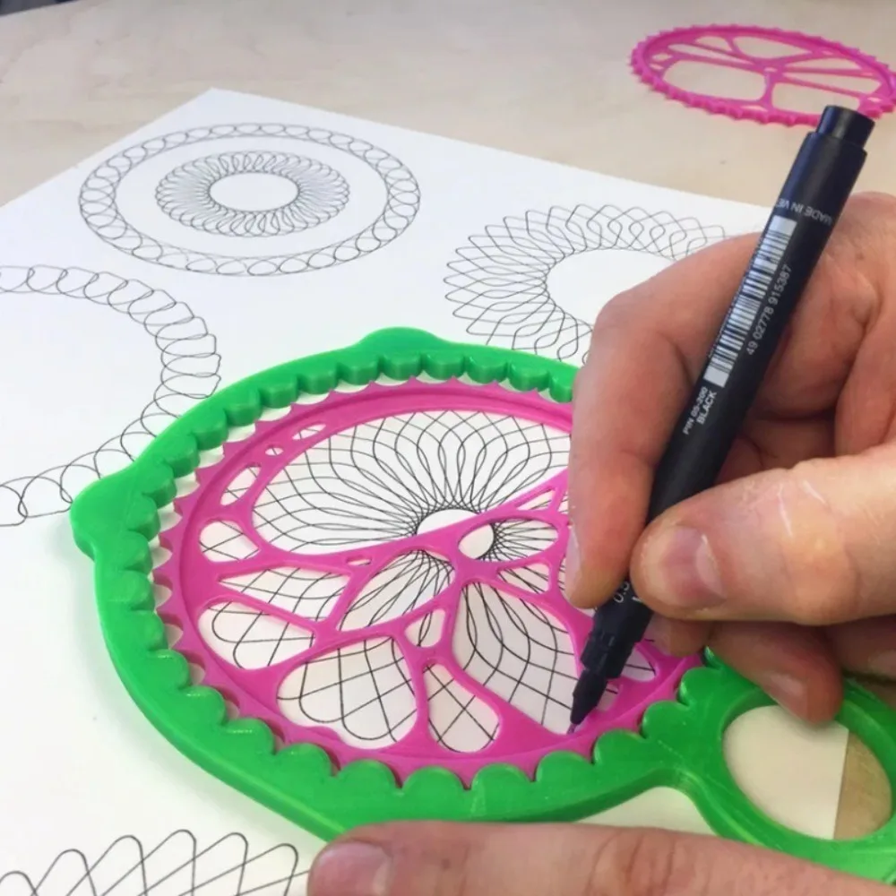 الإبداعية DIY اللوحة قالب البلاستيك المتشابكة التروس عجلات اللوحة هندسية حاكم الرسم الفن اللعب هدية