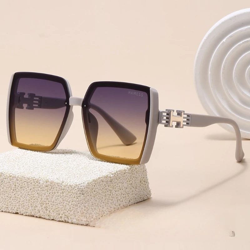 

​​2025 Oversized Square Sunglasses Women, UV400 Face Slimming Luxury Retro Street Style, Viral Y2K Fashion​​