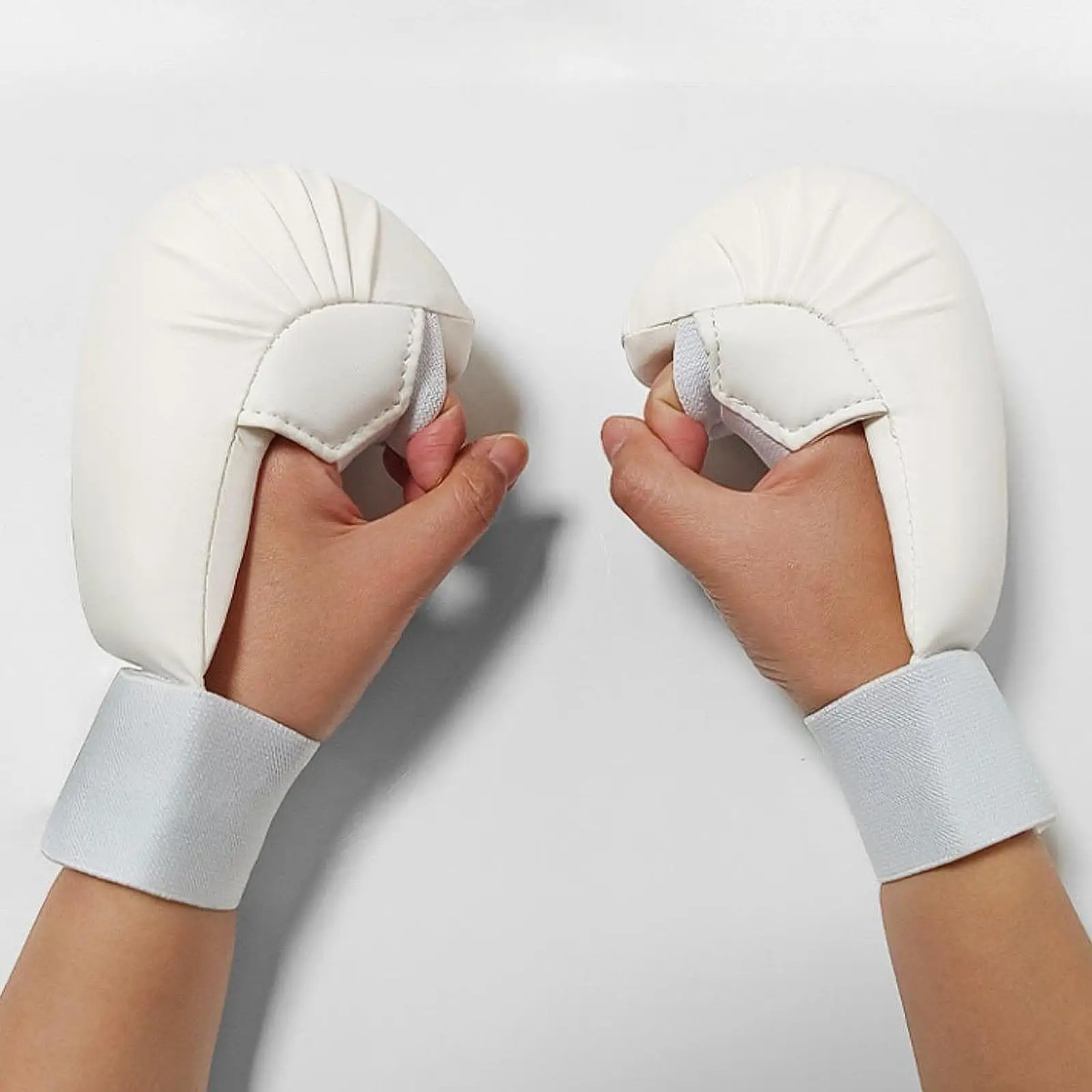 

Boxing Gloves for Kids PU Leather Karate Gloves for Grappling MMA Workout