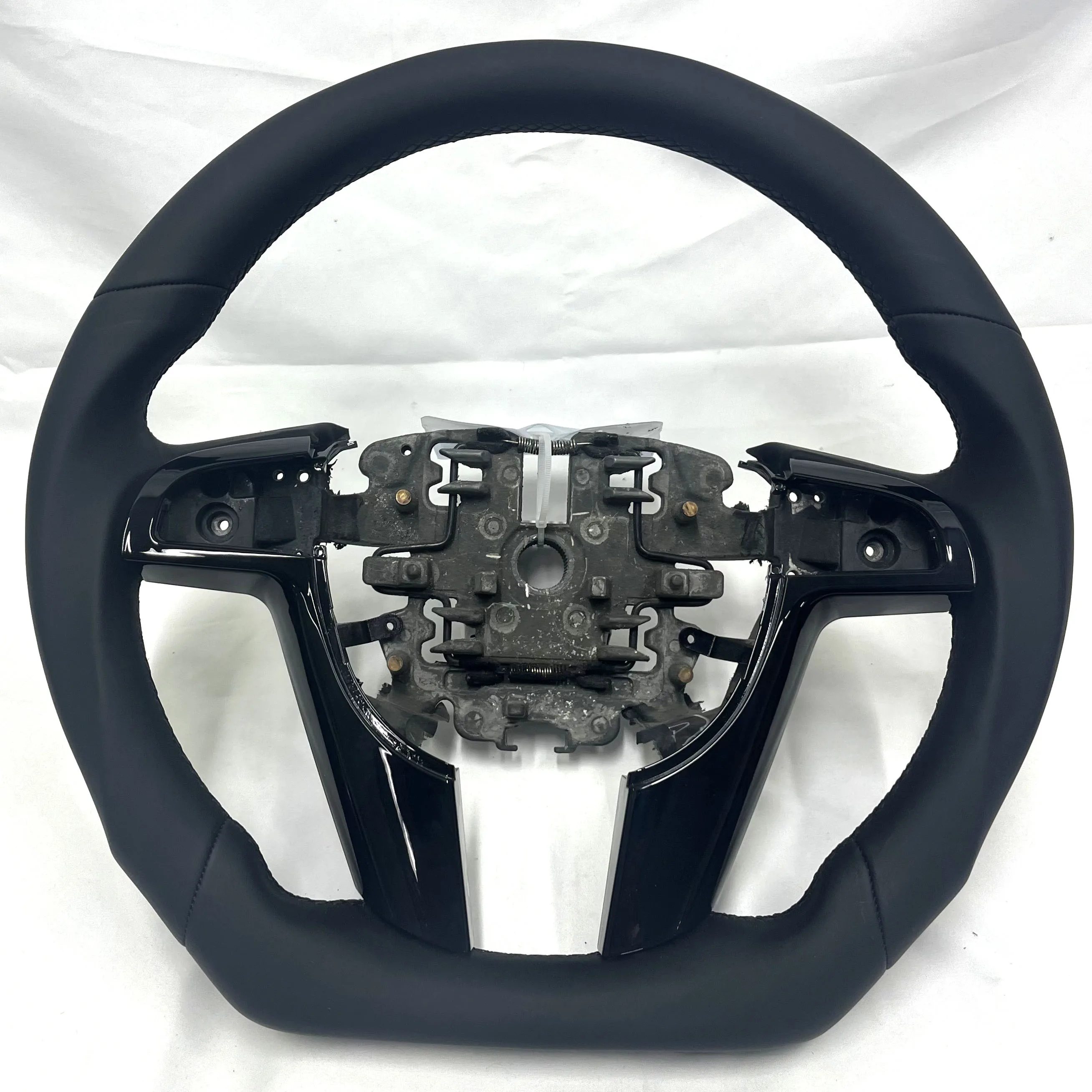 

New Leather Steering Wheel for 2008 Pontiac G8 GXP Holden VE HSV sv6+Trim