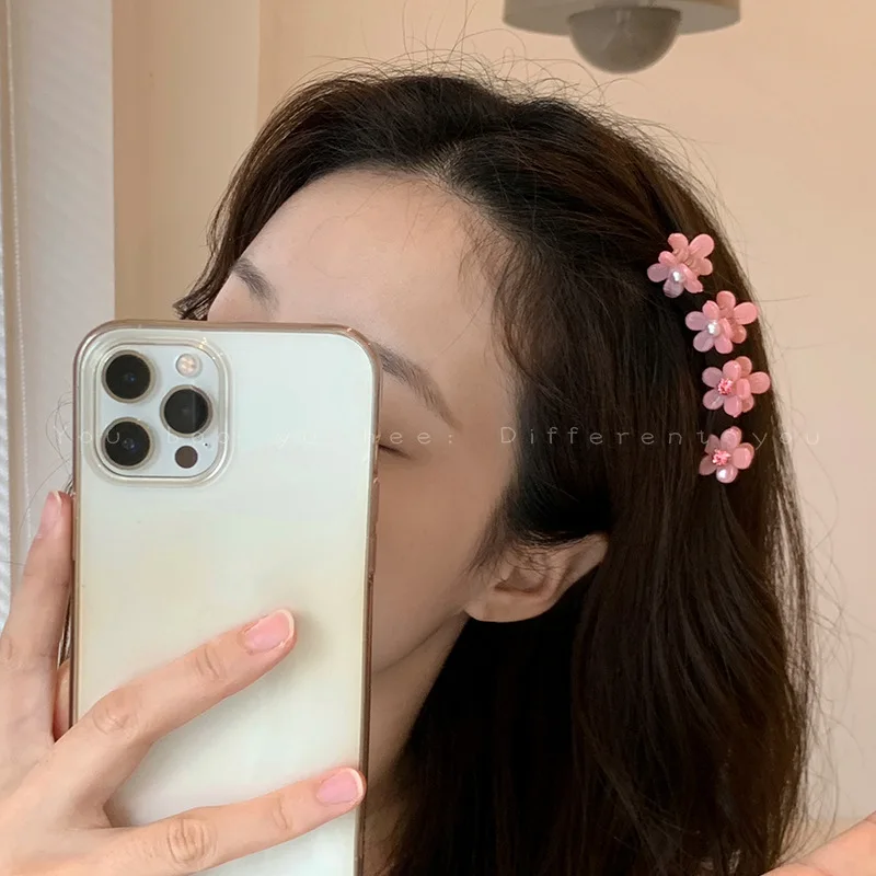 

Red Pearl Zircon Flower Hair Clip Set 2 Pieces Small Side Bangs Clip Simple Floral Flyaway Hair Barrett For Women