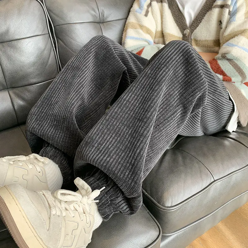 

Осень-зима, новая модная однотонная мужская одежда с высокой талией, повседневные универсальные брюки в японском стиле с карманами и пуговицами, простые молодые брюки