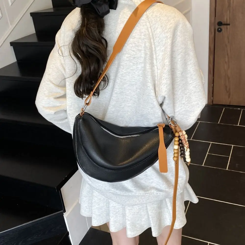 

Elegant Vintage PU Dumpling Bag Retro Casual Small Saddle Bag Solid Color with Pendant Half Moon Bag Women