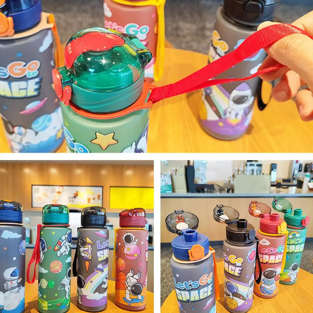 700Ml Hoge Capaciteit Cartoon Astronaut Plastic Space Latch Sippy Met Cup Cup Lek Touw Proof Cup Reizen Water Draagbare Outd K1y9