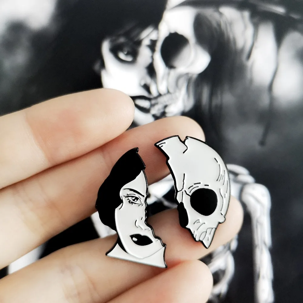 Punk Style Brooch Black Magic Wizard Cranio Vampire Rose Button Pins Denim Jackets Brooches Badge Gifts Gothic Jewelry Wholesale