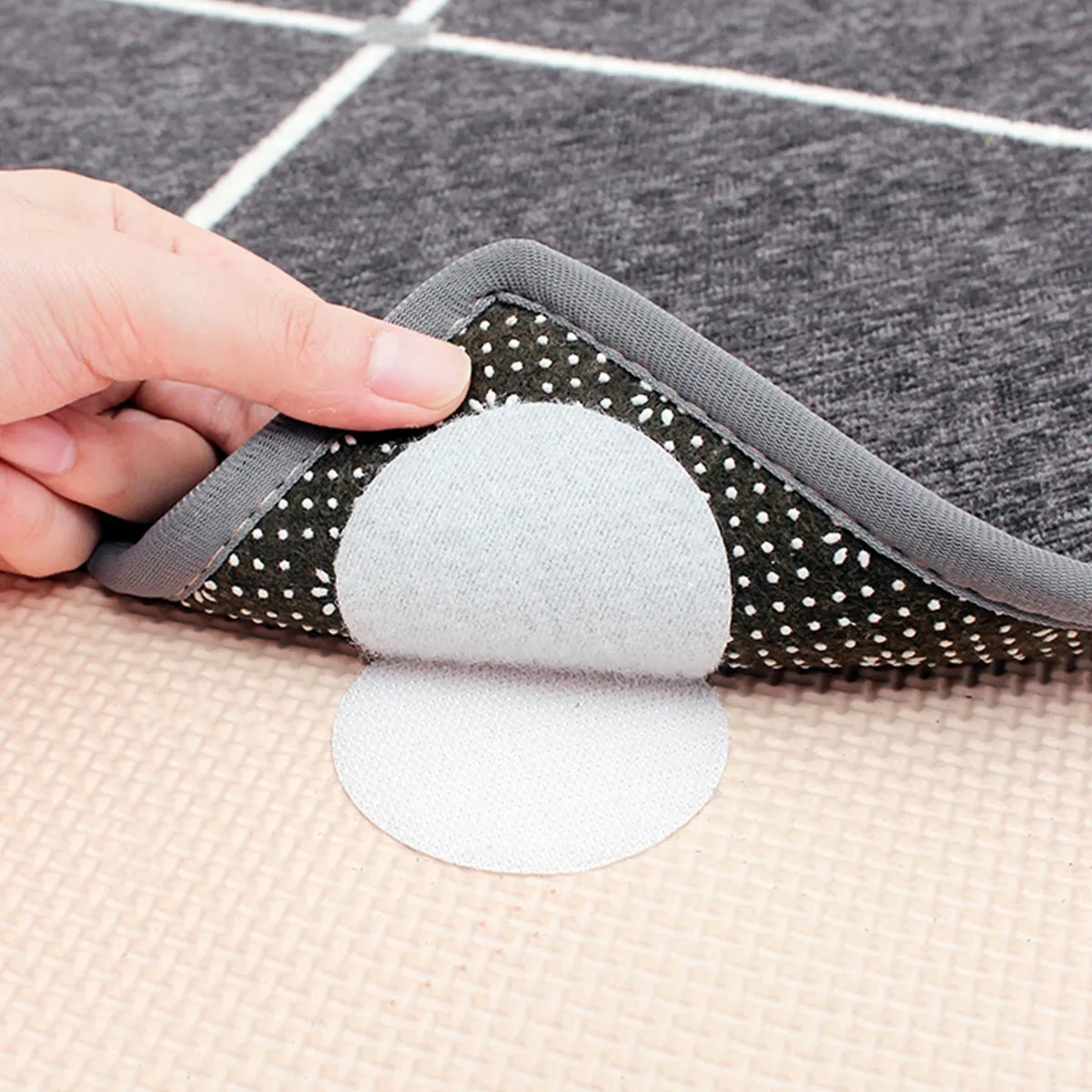40Pcs Anti-Slip Bed Sheet Retainer Pads Double-Sided Adhesive Fasteners for Fitted Sheets Sofa Covers Rugs Blankets Kitchen