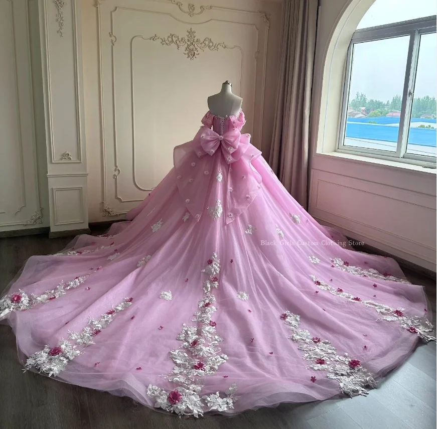 Vestidos de fiesta de princesa rosa de ensueño, vestidos de quinceañera, precioso vestido Floral 3D con apliques de tren catedral, vestido personalizado de 15 años