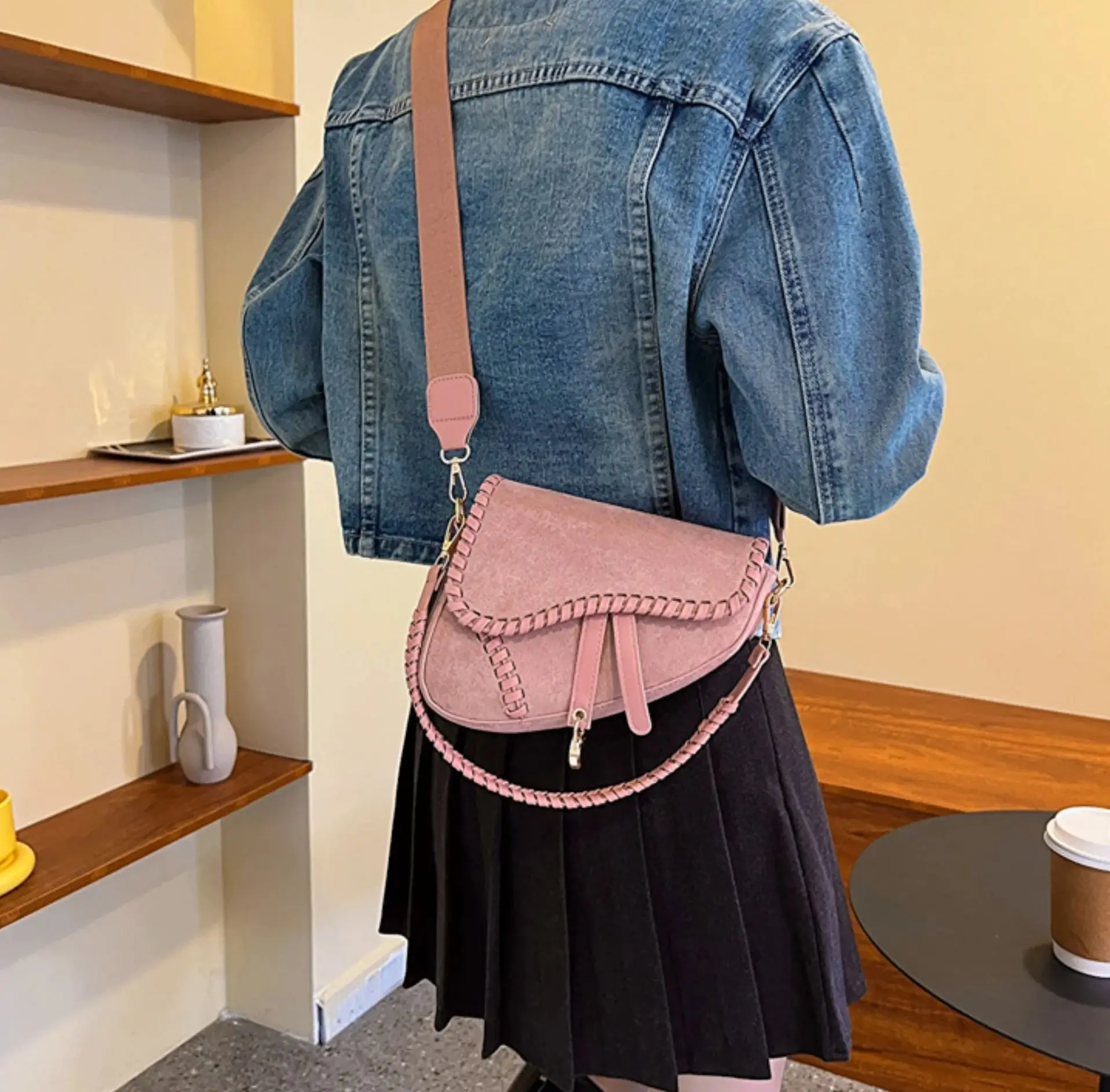 

2024 Autumn New Fashionable Single Shoulder Crossbody Bag Trendy Casual Personalized Saddle Bag