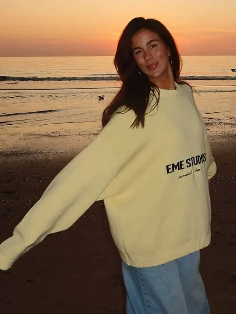 

Свободный вязаный пуловер с круглым вырезом в стиле ретро y2k в европейском и американском стиле для мужчин и женщин с пальто с вышивкой букв