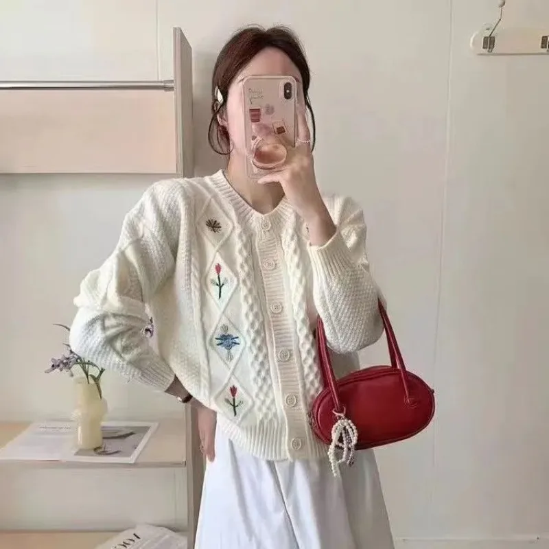 Chaqueta de suéter bordada para mujer, cárdigan corto de punto suelto, cuello redondo, hilo Floral, Top de manga larga