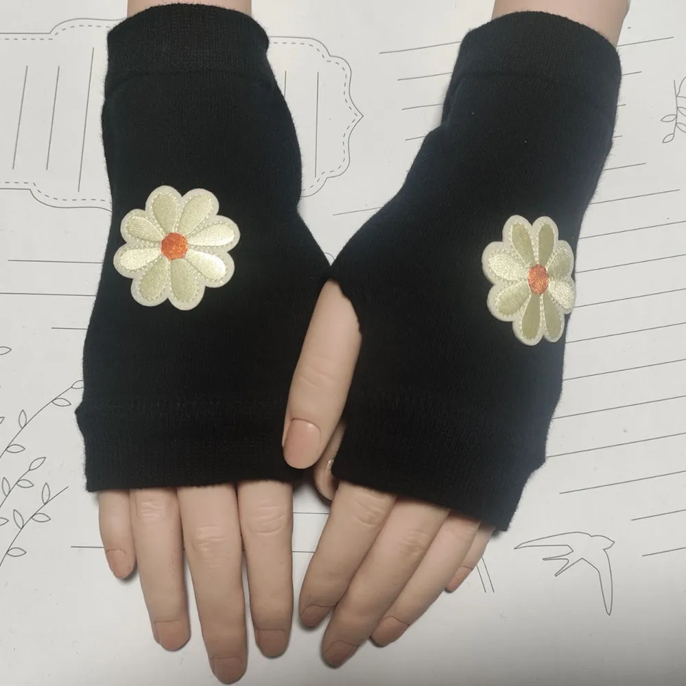 New embroidered Flower chrysanthemum knitting gloves Fingerless Gloves