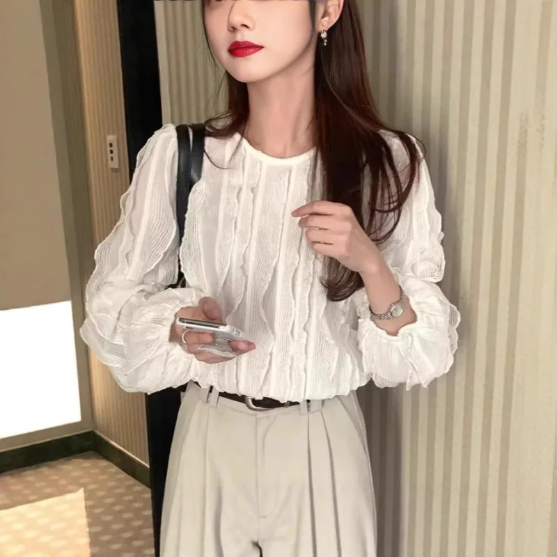 قميص دانتيل بطبقات وأكمام طويلة ورقبة على شكل حرف V للسيدات بتصميم ربيعي جديد يقلل من العمر #2