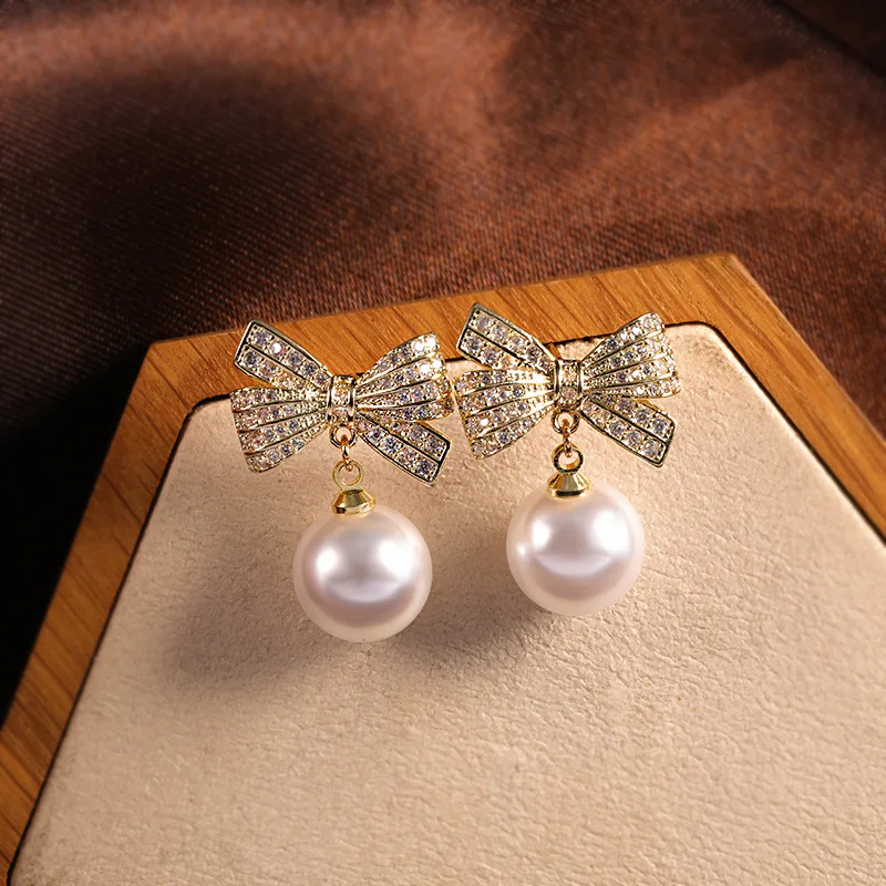 Women's Elegant Imitation Pearl Drop Earrings