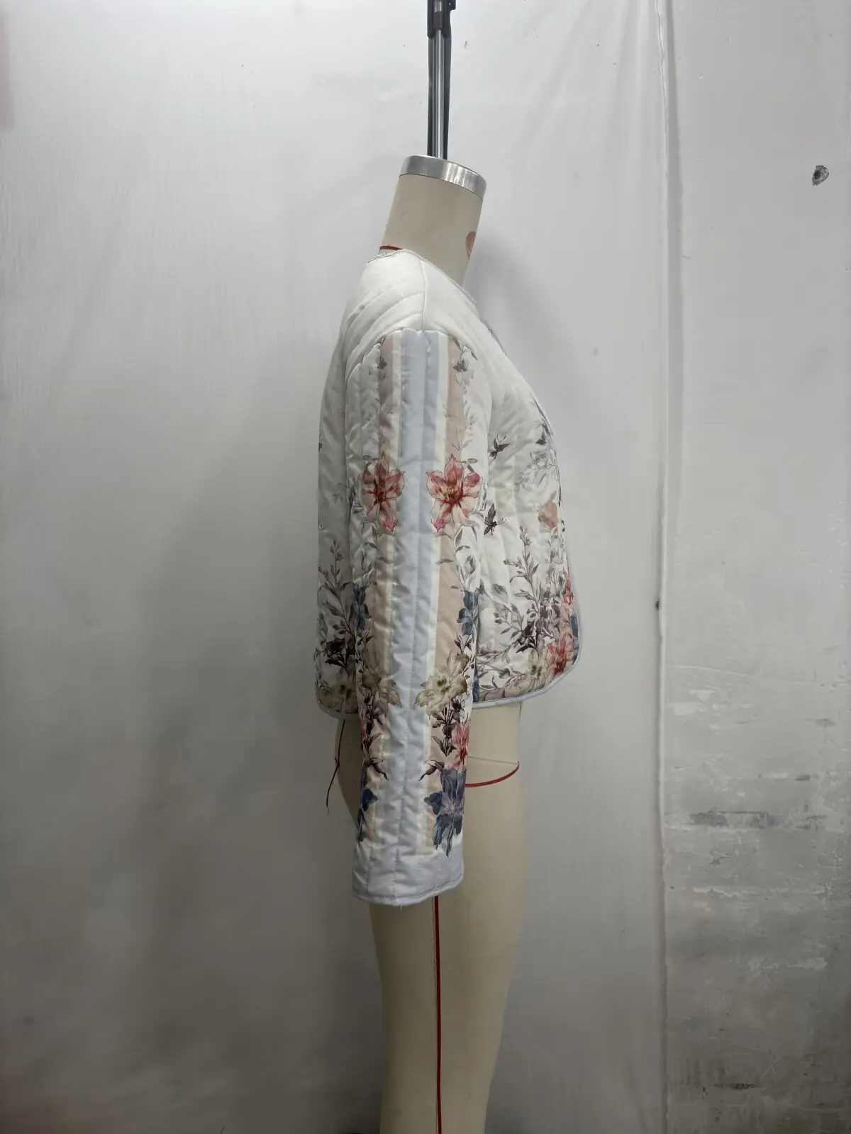 European and American style 2026 new women's simple and versatile round neck long-sleeved quilted printed positioning jacket