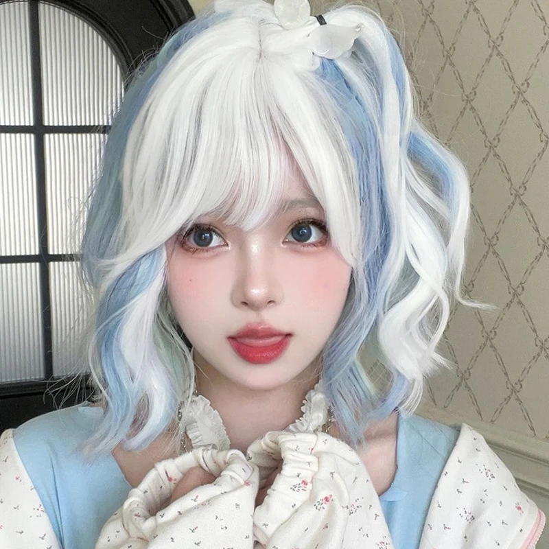 

13-дюймовые женские парики Лолита Парики Синтетический милый короткий парик Белые и синие вьющиеся волосы с челкой для повседневного и косплея на Хэллоуин