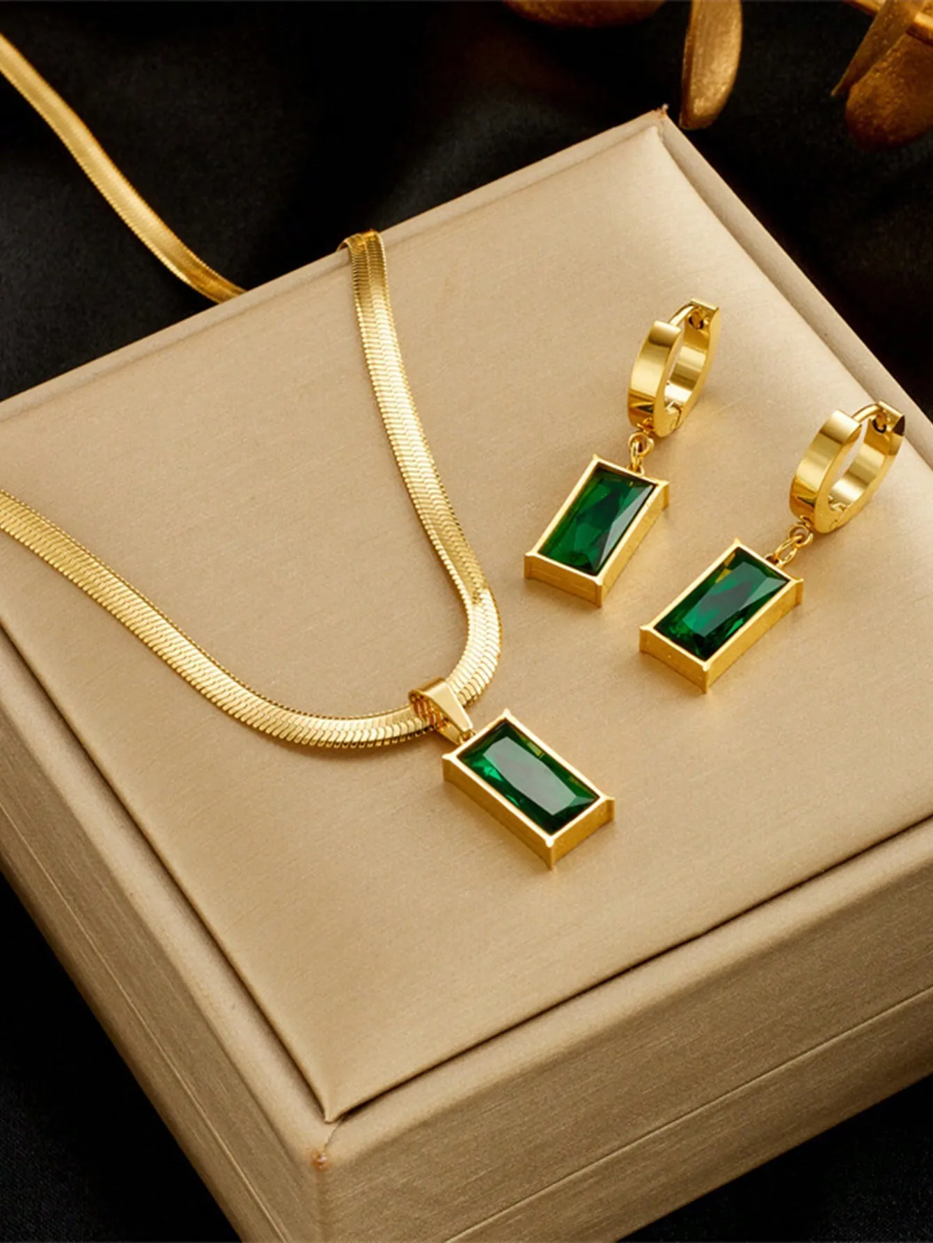 

Gold Tone Rectangle Green Crystal Necklace & Hoop Earrings Set for Women, Daily Wear Fashion Jewelry