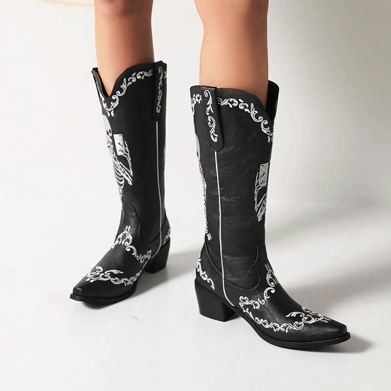 Plus Size Embroidered Skull Pattern Punk Style Women\'s Mid Boots Pointed Toe Chunky Heel Plush Embroidered Slip-On Boots