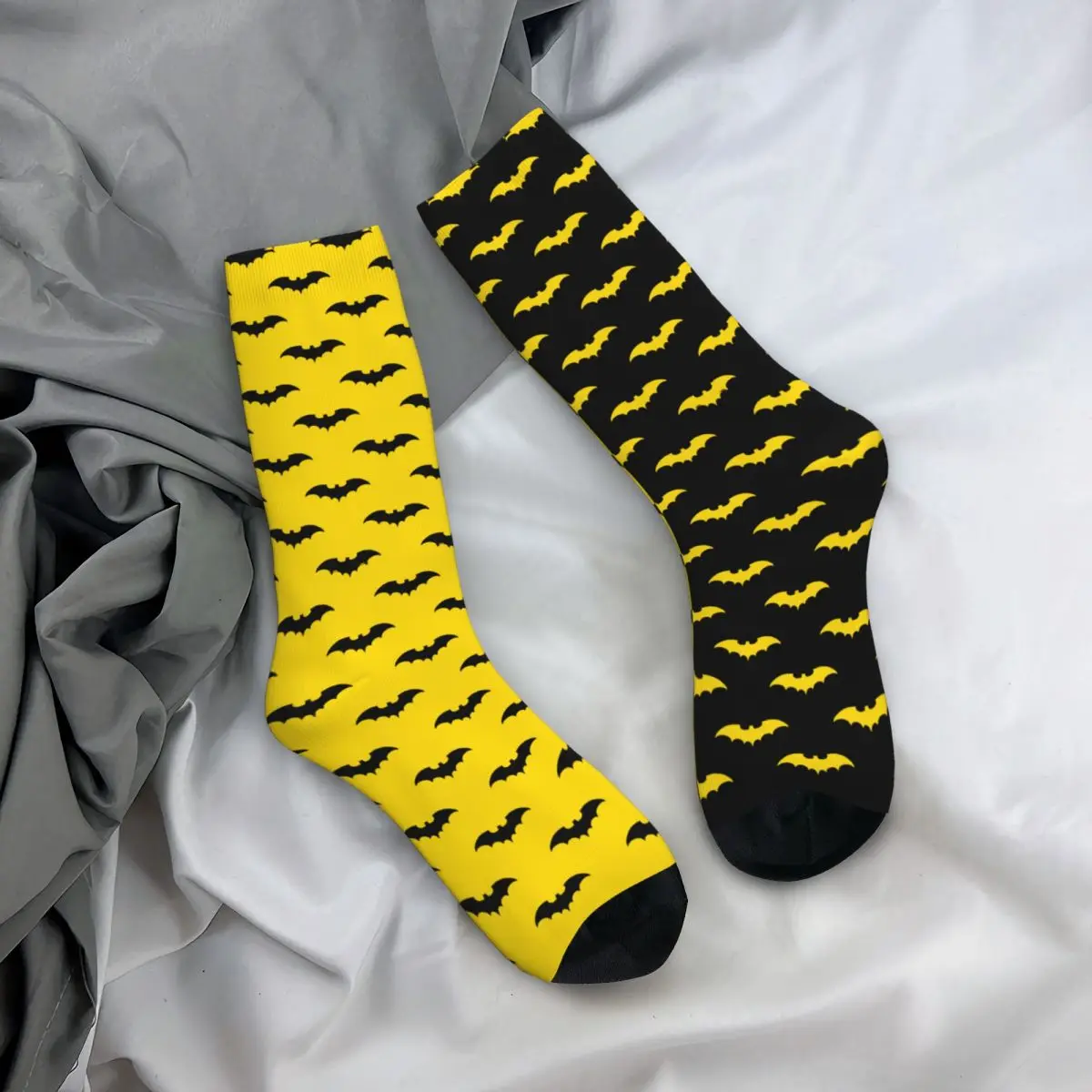 Hip-hop Black And Yellow Bat Pattern Basketball Socks Animal Polyester Crew Socks for Unisex