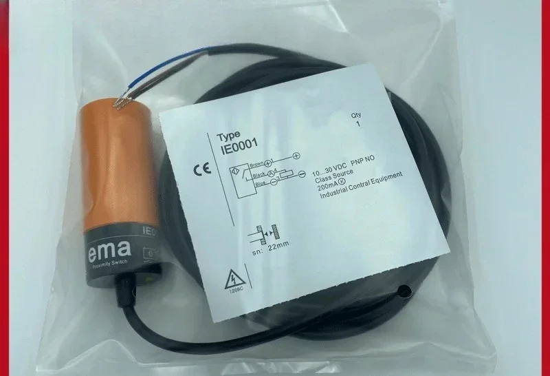 The new high-quality sensor IE0001 three-wire DC PNP normally open cylindrical appearance