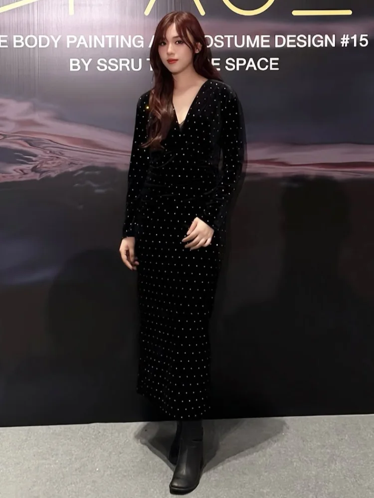 

Fashion Rhinestone Decorated Velvet Long Dress Women V-neck Waist Cinched Pleated Full Sleeved Dresses Lady Evening Party Gown