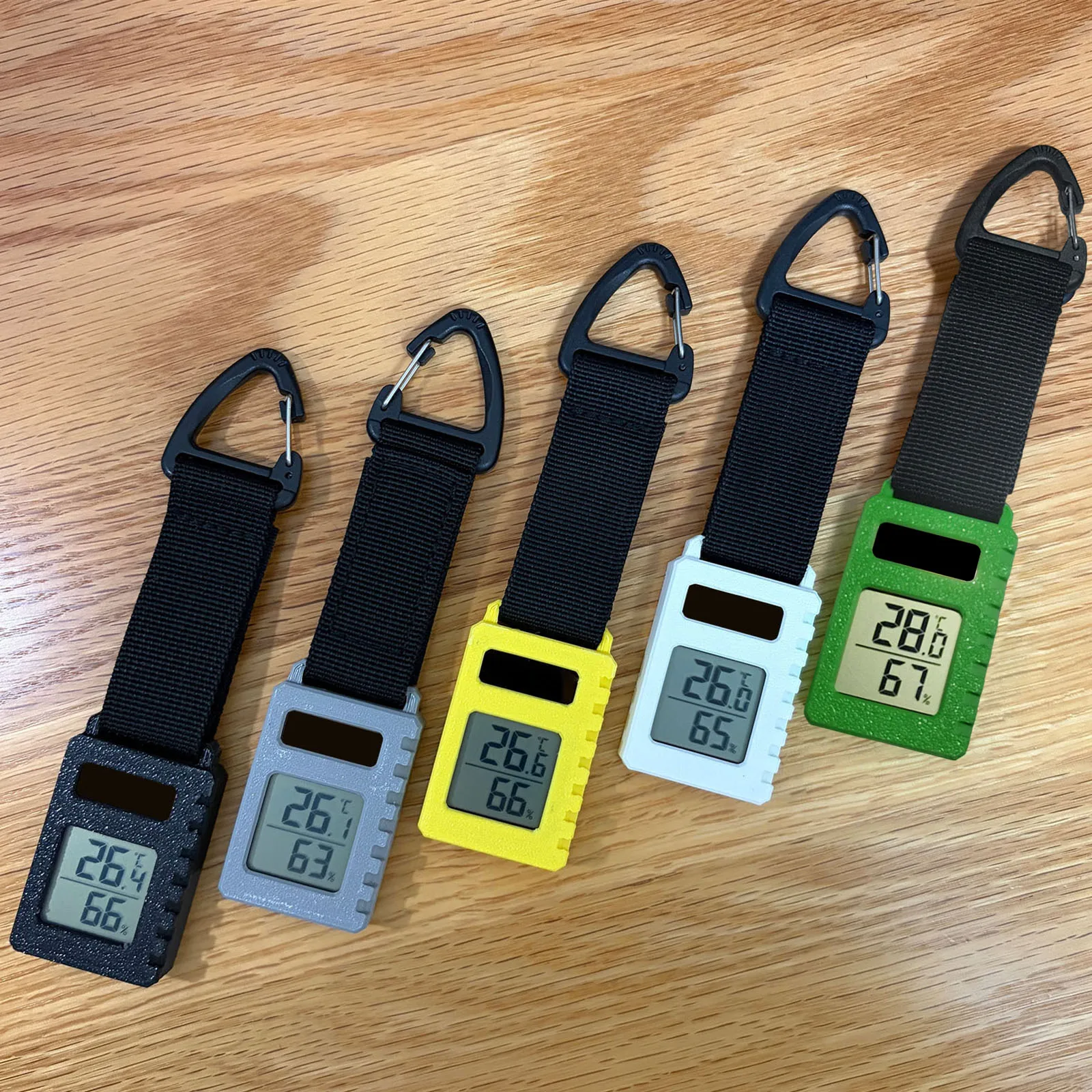 Pocket Thermometer with Carabiner Clip Portable Mini Thermometer Ultra Light 30g Travel Mountaineering Vehicle Pendant Keychain