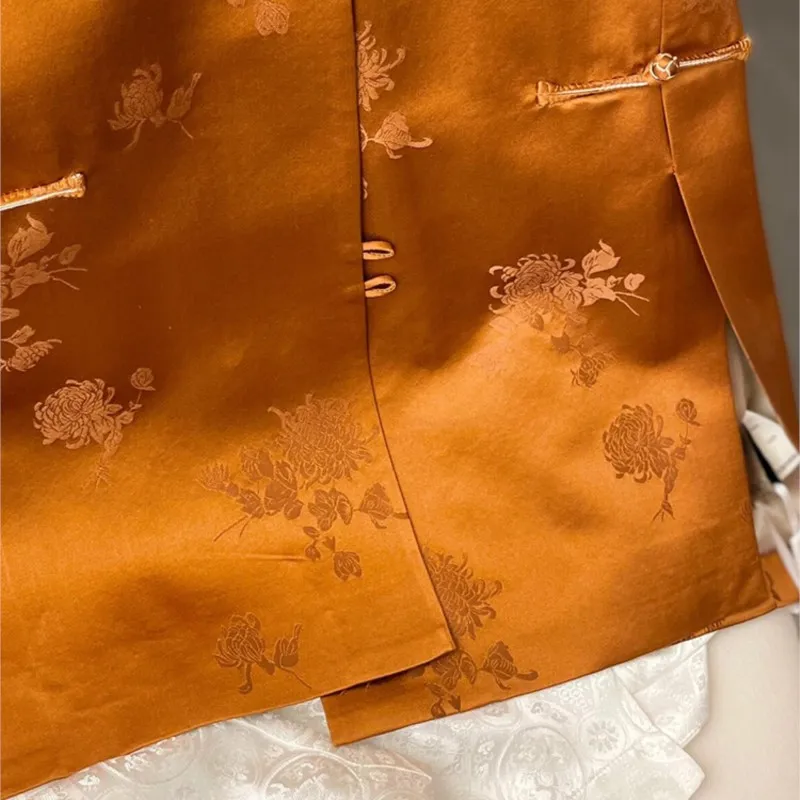 Nieuw Chinese Dameskledingstijl Verbeterd Shirt Oranje Met Bloemenprint Satijnen Vest