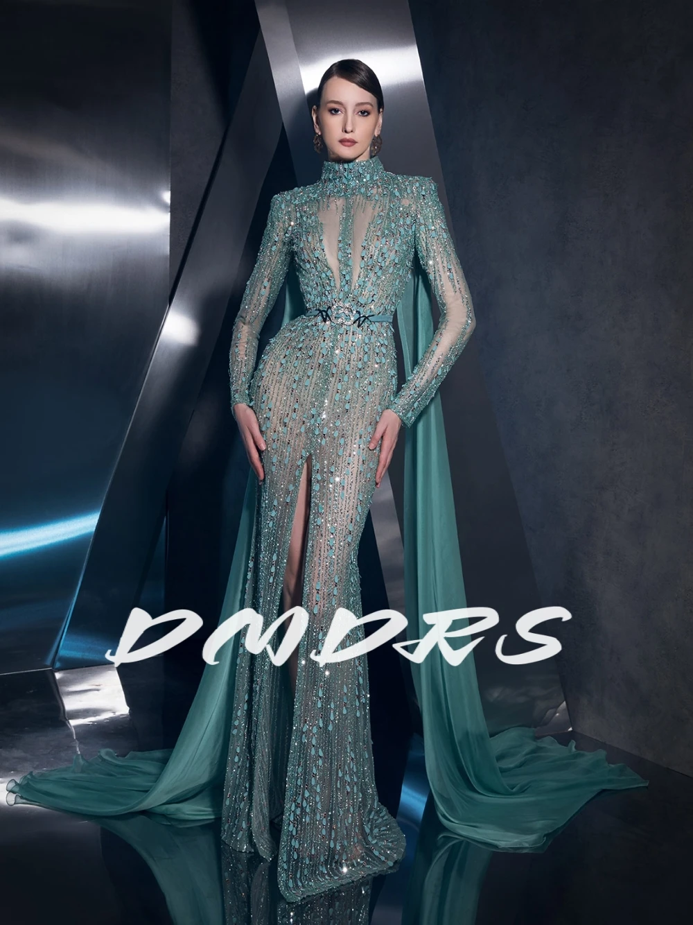 

Figure-hugging Silhouette Sexy High Slit Evening Dress Beaded Sequined Party Chic Exquisite Prom Gown With Flowy Cape Customized