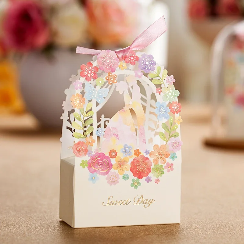 

50Pcs/Lot Wedding Event Party Decoration Gift Box Bride and Groom Style Candy Box Flower Gift Bag Wedding Gifts For Guests