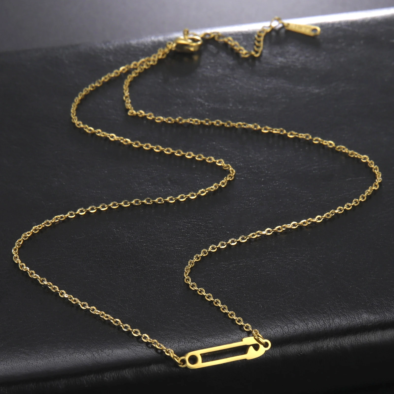 Teamer Paper Clip Pendant Necklace for Women Unique Design Pin Clavicle Chain Stainless Steel Female Simple Temperament Jewelry