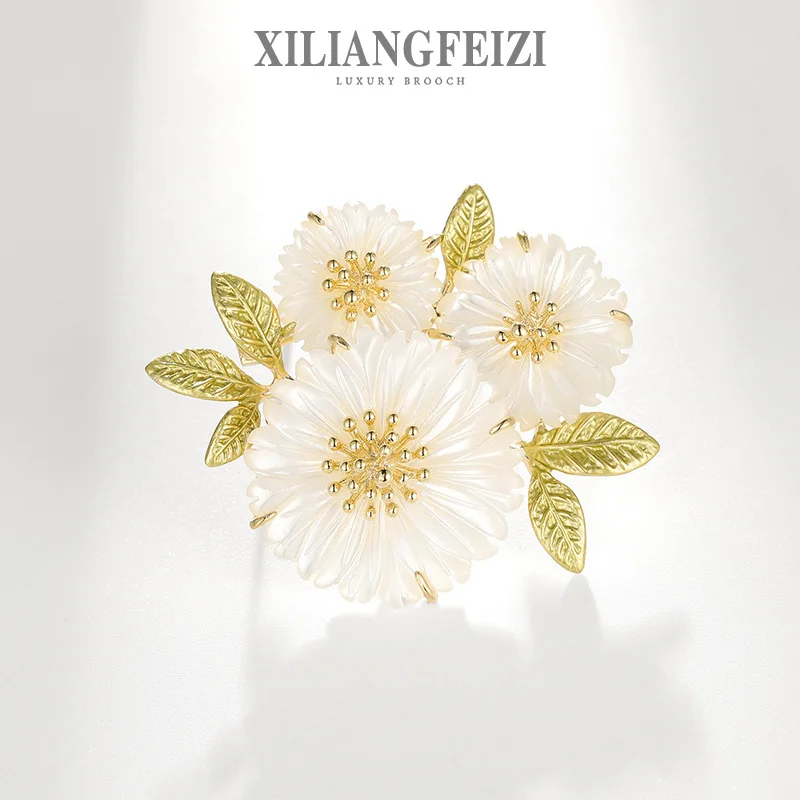 

Xiliang Concubine High End Mother Shell Daisy Brooch Small Fresh Breast Flower Style Clothing Accessories Pin Female