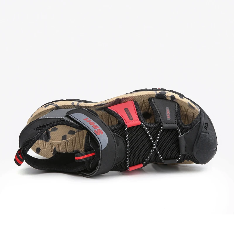 Sandali da uomo estivi Scarpe casual da uomo in pelle Sandali da esterno traspiranti per uomo Scarpe da spiaggia Pantofole Scarpe romane alla moda