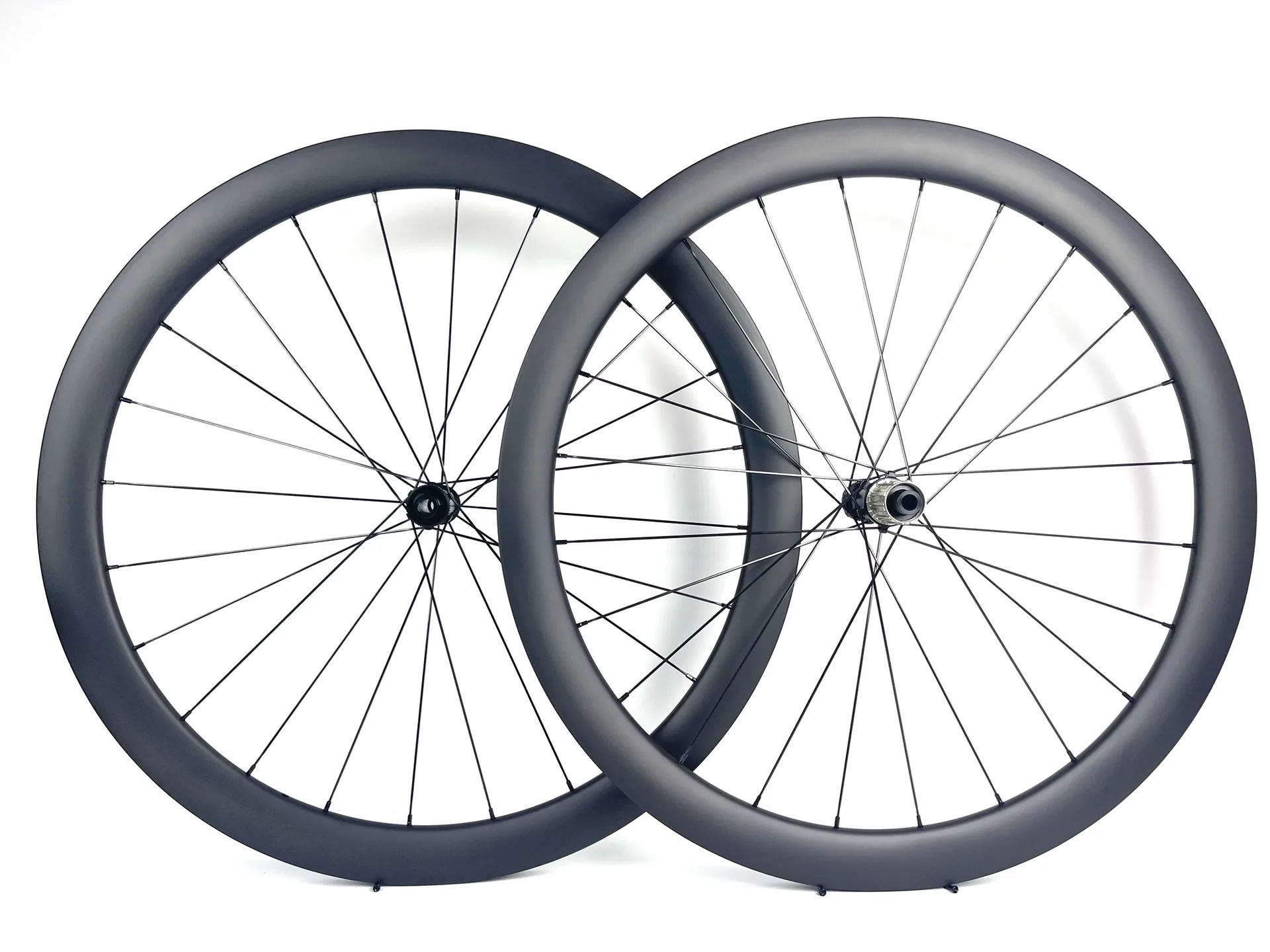 Leichter 700C-Carbonfaser-Laufradsatz, Scheibenbremse, individuelles Logo, 38 mm/50 mm/60 mm Tiefe, individuelle Logos, DPD-Versand