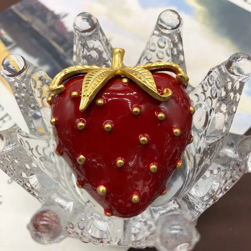 Vintage Classic Strawberry Enamel Badges Brooches Earrings For Women Men Retro Baroque Dripping Oil Fruit Series Jewelry Pin