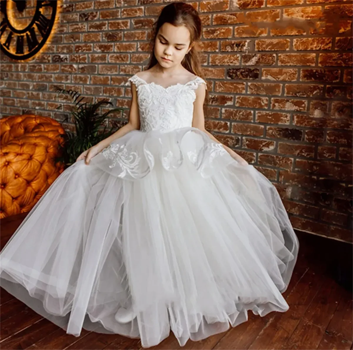 

Flower Girl Dresses Pink Tulle Applique 3D Flowers Tiered Sleeveless For Wedding Birthday Party Banquet Princess Gowns