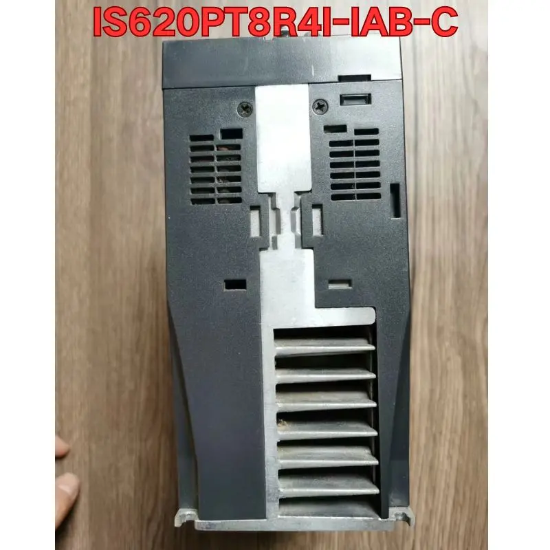 Second-hand IS620PT8R4I-IAB-C servo drive in good working condition