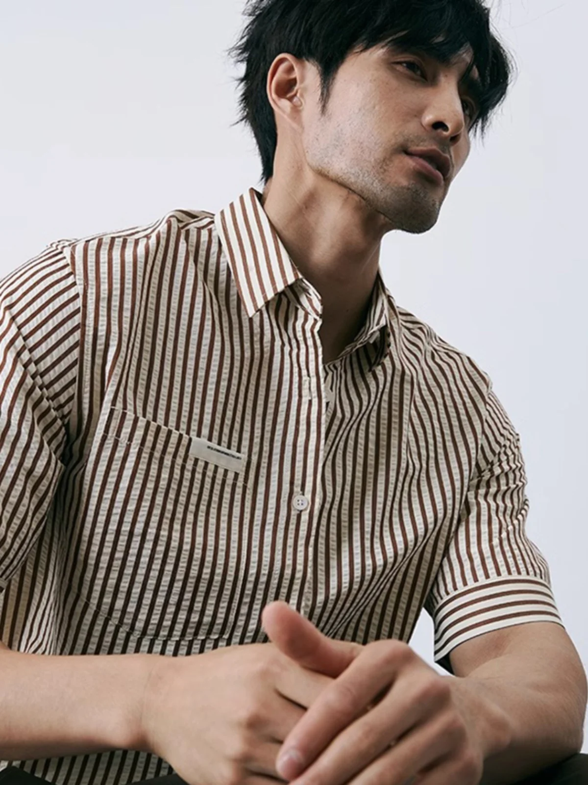 

Летняя повседневная мужская рубашка-поло в полоску, не требующая глажки, тонкая, облегающая, для деловых поездок и повседневной носки