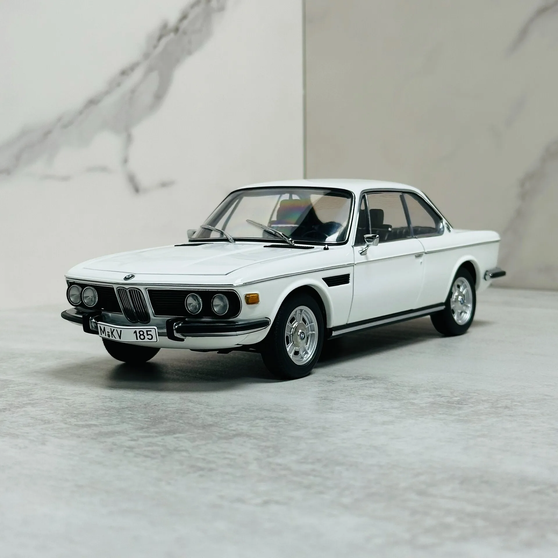 Autoart 1:18 3.0 CSI White Simulation Limited Edition All Open Alloy Metal Statisches Automodell Spielzeug Geschenk