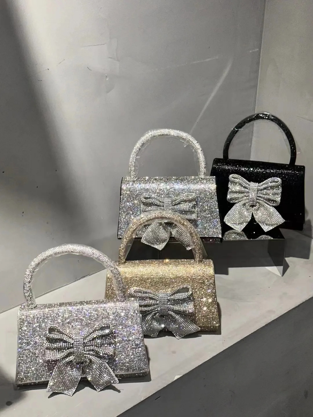 Borsa quadrata di lusso con nodo a fiocco Borsa da sera con diamanti con strass lucidi glitterati Borsa da donna Borsa a tracolla con pochette per