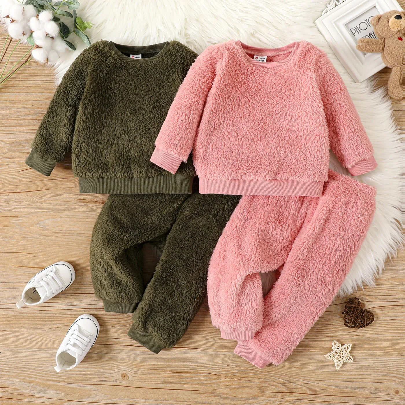 PatPat 2pcs Baby Boy/Girl Thermal Fuzzy Long-sleeve Pullover and Pants Set Perfect for Outings and Daily Wear Basic Style