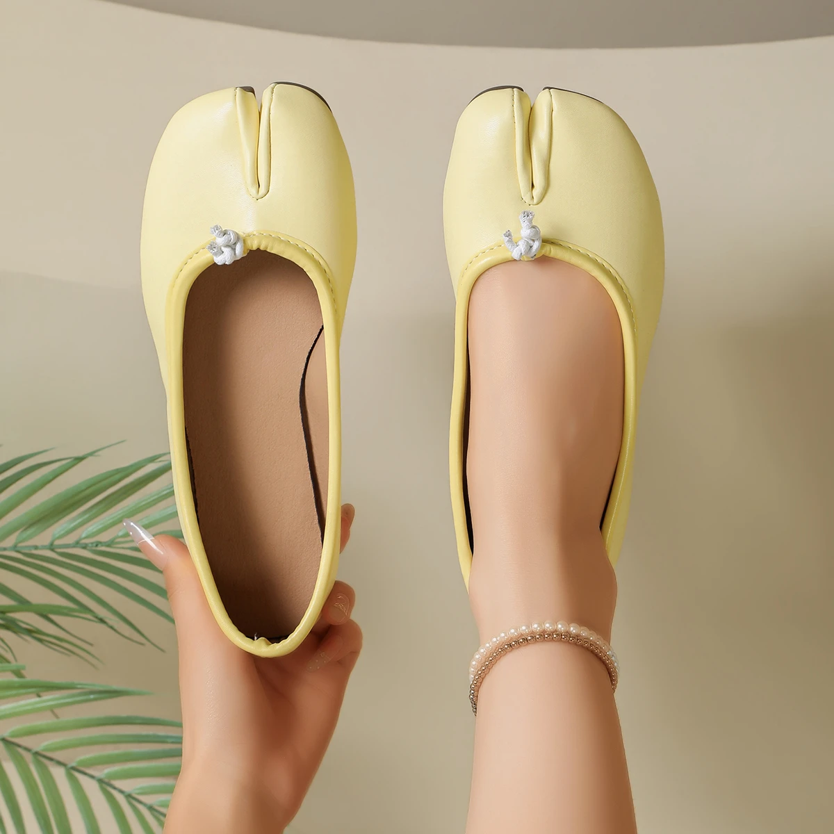 Cross Strap Tabi Flat Shoes Women Casual Fashion Design Mary Jane Shoe Slip-on Split Toe Ballet Trainers 2025 Summer Elegant New