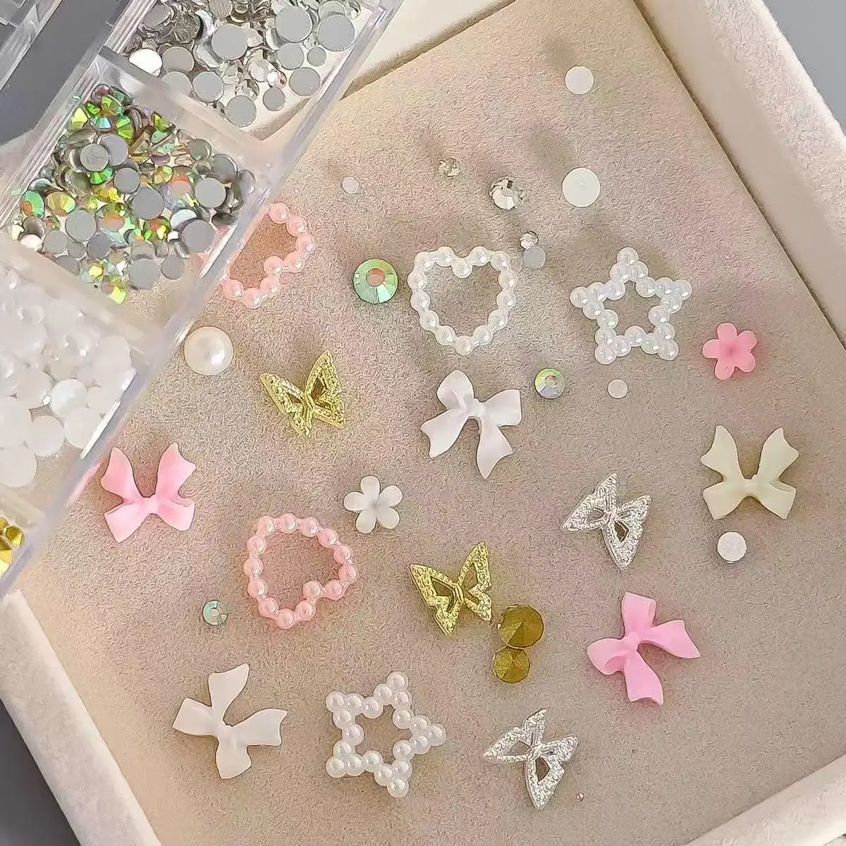 مجموعة مكونة من 12 شبكة لفن الأظافر وحجر الراين - زهور فراشة كريستالية وأشكال قلب، لتزيين فن الأظافر بنفسك، مجوهرات فنية للأظافر |     أحجار كريمة أظافر متعددة الوظائف |     إكسسوارات الأظافر اللامعة