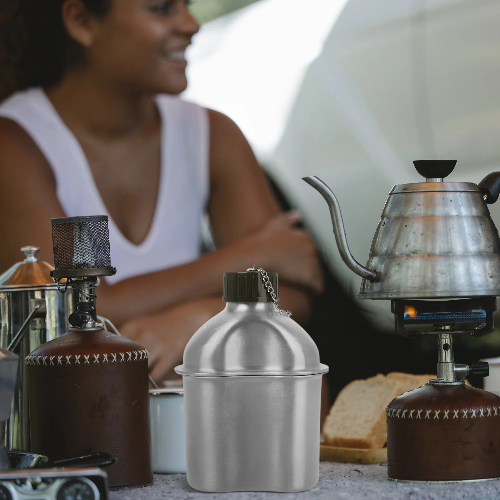 مجموعة إبريق ماء من الألومنيوم سعة 0.98 لتر خفيفة الوزن ومتينة للتخييم والتنزه والتدريب ومحمولة متعددة الوظائف ومقصف السفر