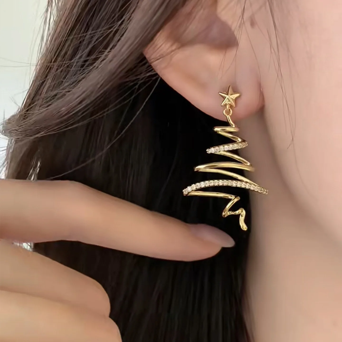 Kreative goldene Linien-Weihnachtsbaum-Ohrhänger für Damen, modische Stern-Ohrringe, Accessoires, Schmuck, Mädchen-Geschenke, Party, Freizeitkleidung – Detail 6